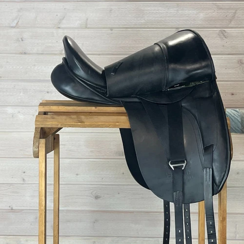 Windsor. Used Windsor Greenline Dressage Saddle 18.5/W - Image 5
