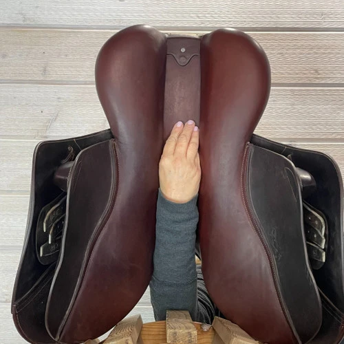 Used CWD SE03 Flat Seat Close Contact Saddle 17.5/MW - Image 7