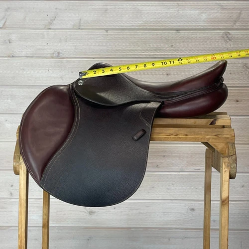 Used CWD SE03 Flat Seat Close Contact Saddle 17.5/MW - Image 2