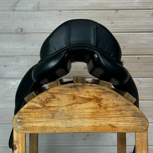 Used CWD SE08 Dressage Saddle 17.5/MW - Image 2