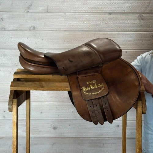 Used Beval Natural Close Contact Saddle 17/M - Image 3