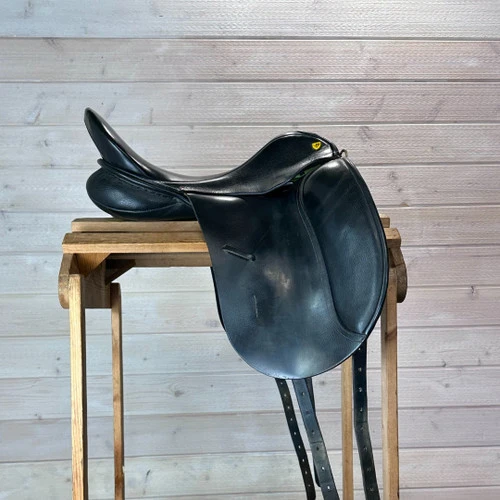 Used Revere Dressage Saddle 17.5/M - Image 2